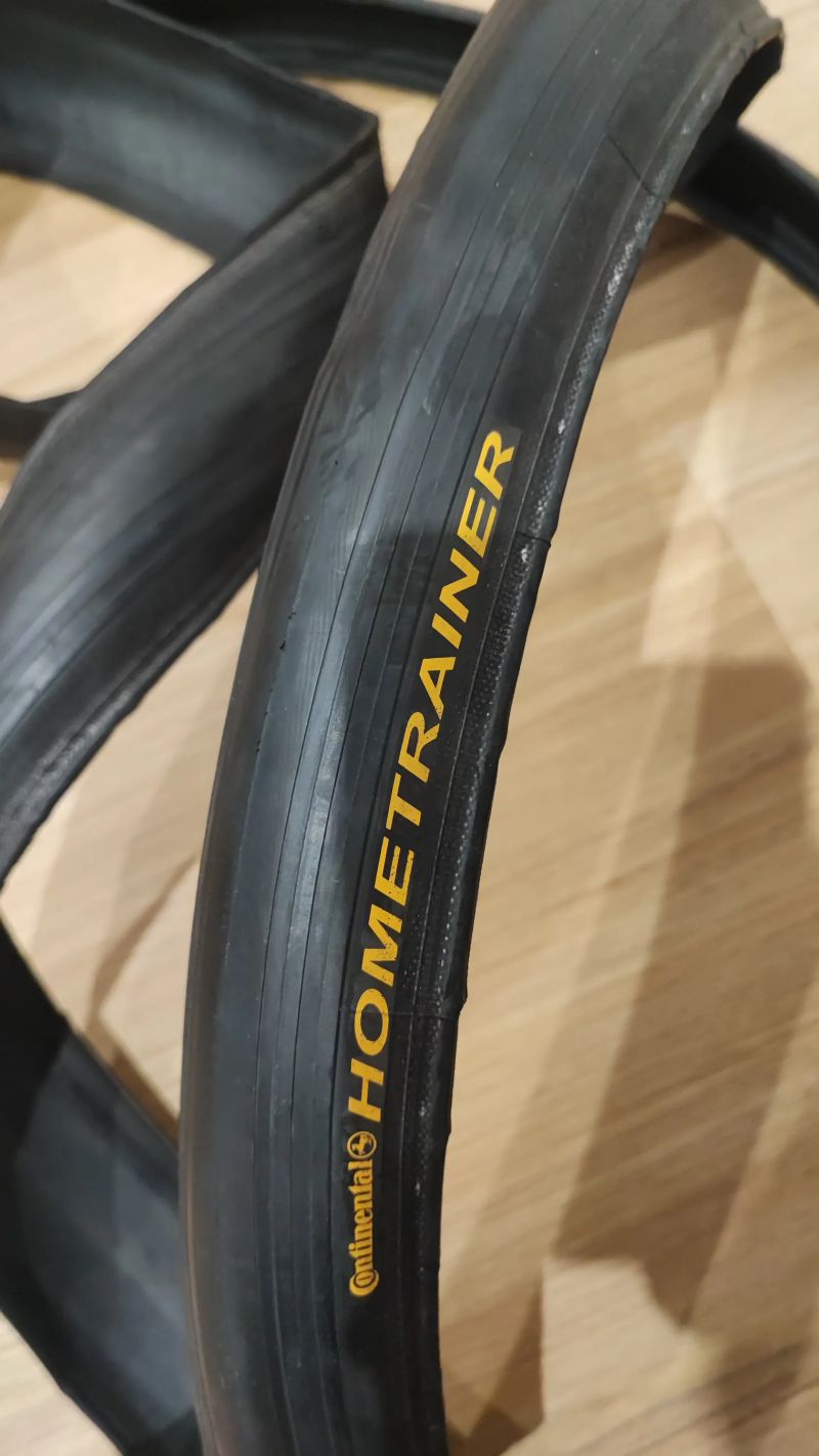 Tacx Flow Smart trainer + 2 trenažérové pláště