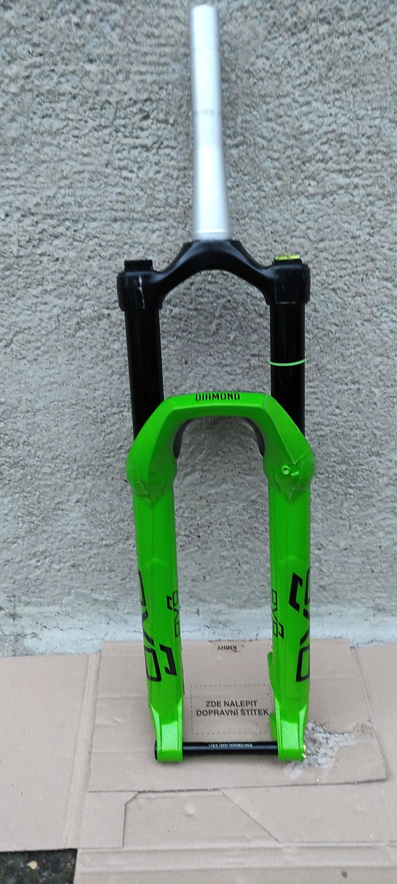 DVO Diamond D3 29'' - 140mm !!TOP STAV!!