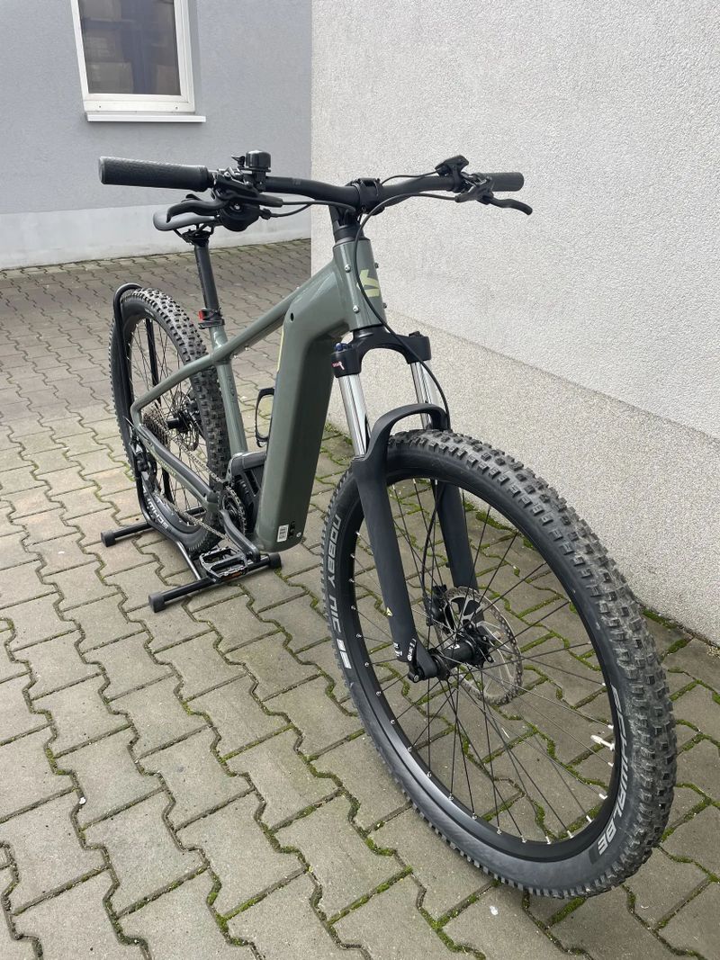 Elektrokolo Bergamont E-REVOX SPORT velikost M - záruka 