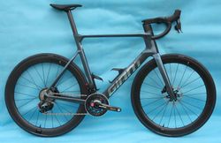 GIANT Propel Advanced Pro 0 2025 – závodní aero silnička - NOVÁ