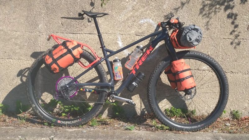 Expediční speciál Trek 1120, vel. L, kola 29" x 3,0"