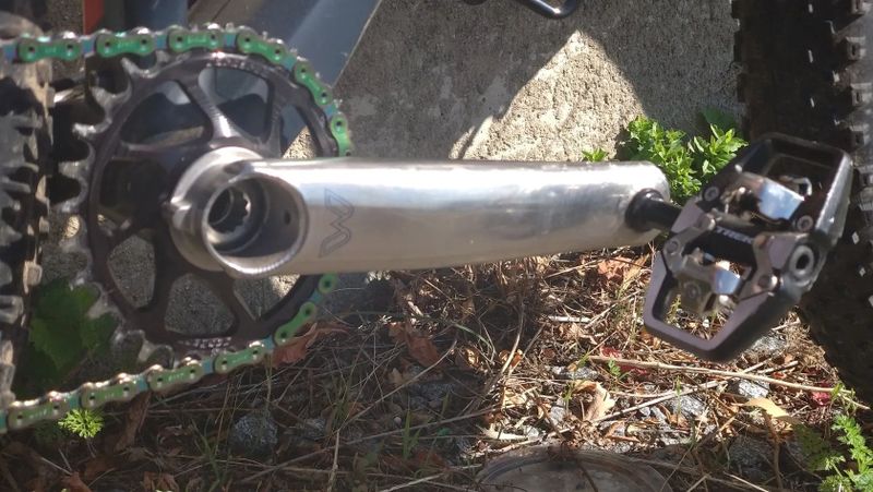 Expediční speciál Trek 1120, vel. L, kola 29" x 3,0"