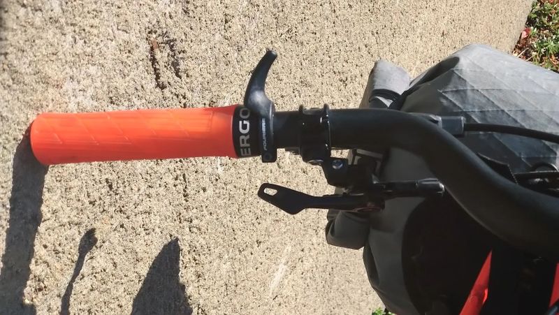 Expediční speciál Trek 1120, vel. L, kola 29" x 3,0"