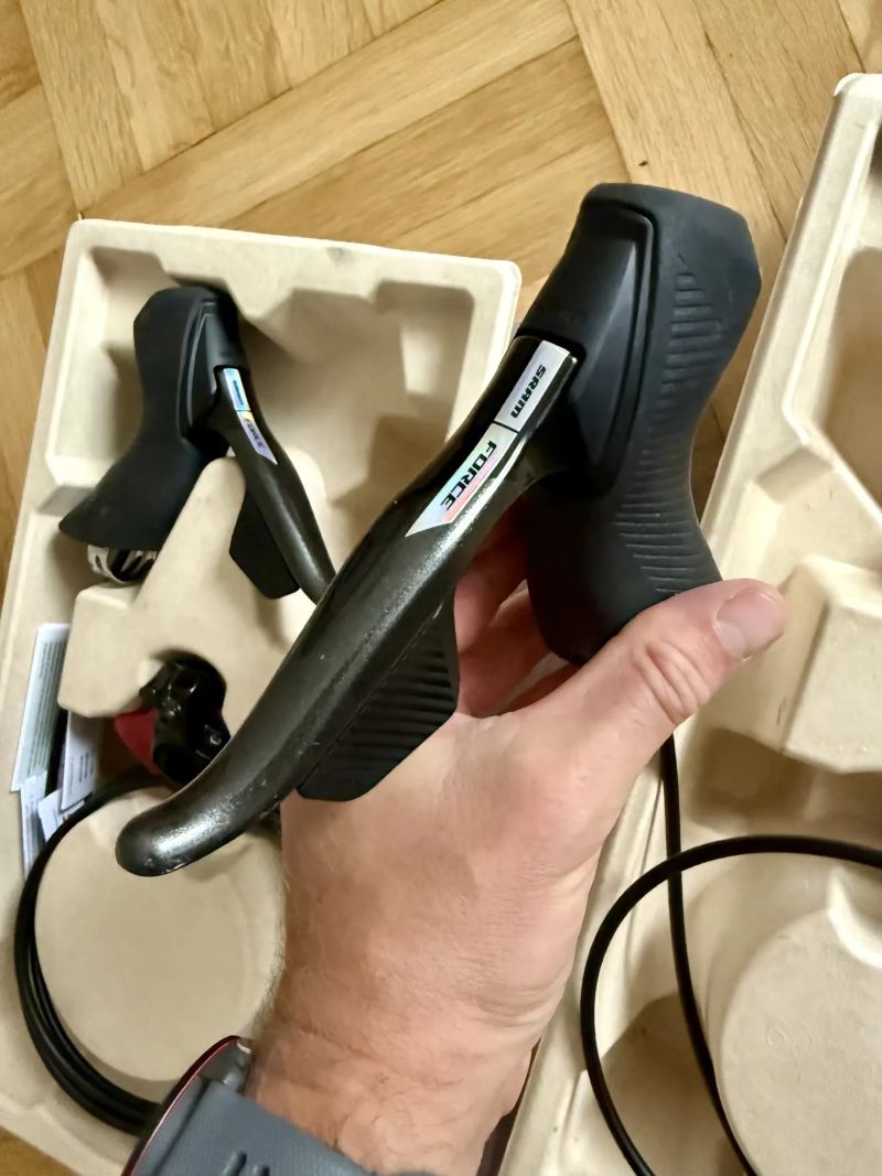 Sram FORCE D2 páky a třmeny