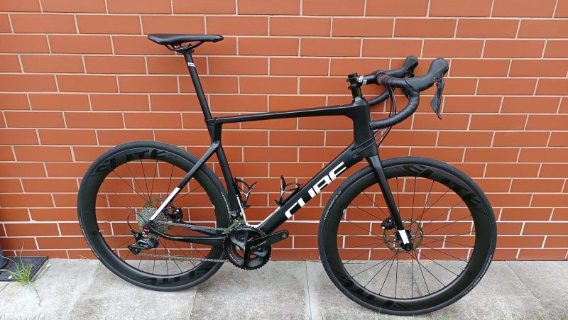 Karbonová silnička CUBE Agree C:62, Shimano 105, vel. 60