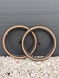 NOVÁ Karbonová gravel kola Roval Terra CLX II - 1250 gramů