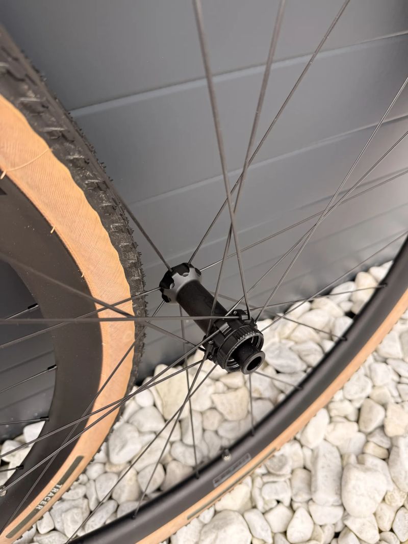 NOVÁ Karbonová gravel kola Roval Terra CLX II - 1250 gramů