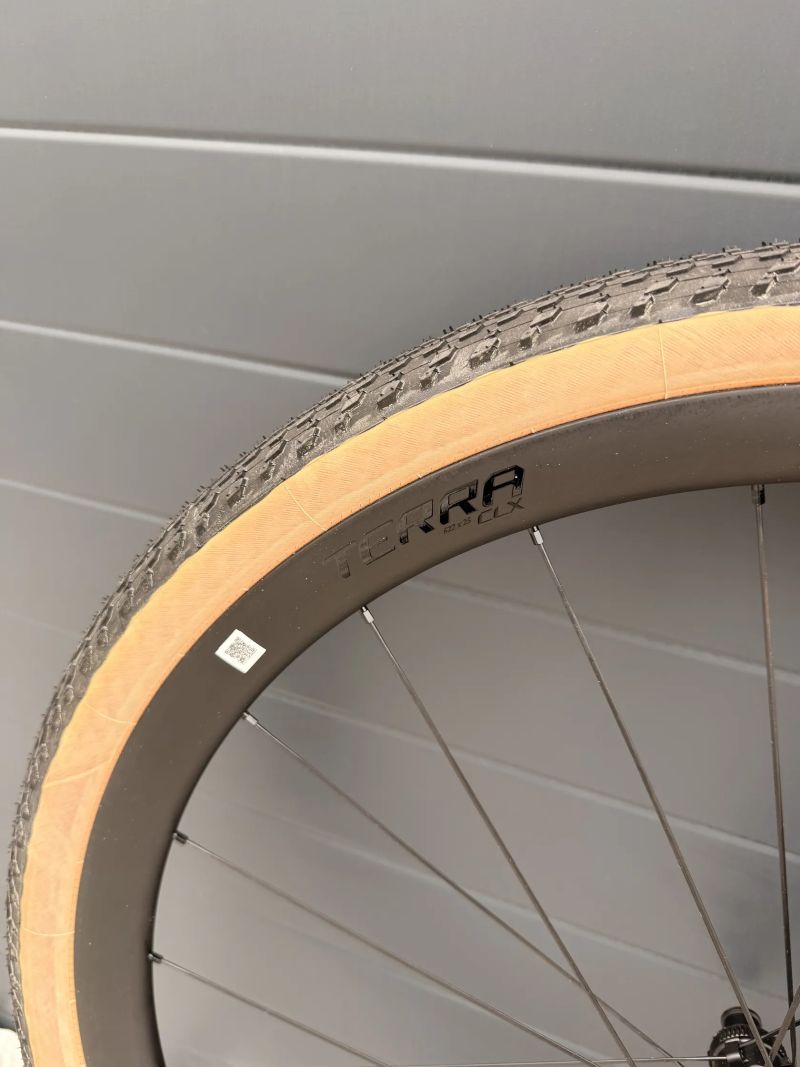 NOVÁ Karbonová gravel kola Roval Terra CLX II - 1250 gramů