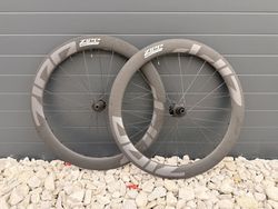 Karbonové silniční/gravel kolo ZIPP 404 Firecrest - 1559 gramů