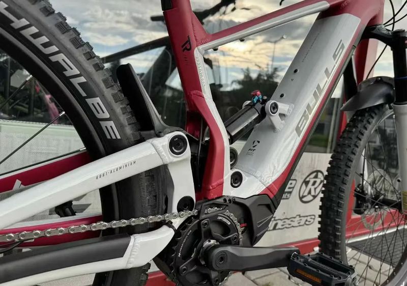 🔥🔥 SLEVA 85.000Kč -59%🔥🔥 Bulls E-Stream EVA TR2 740Wh W - Red/Grey/Black - XS,S,M