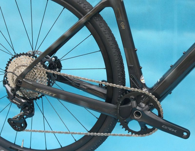 SCOTT Addict Gravel 40 2025 – moderní karbonový gravel na GRX 12-speed – NOVÝ