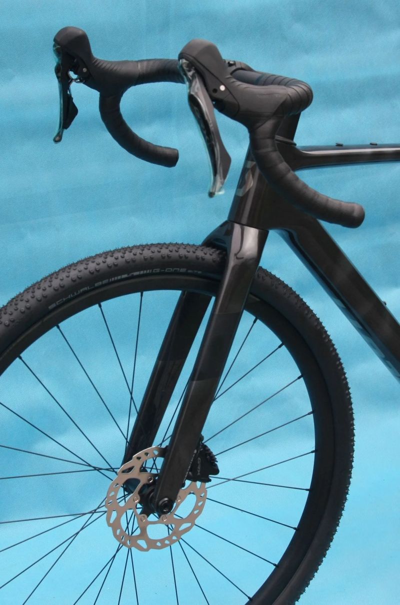 SCOTT Addict Gravel 40 2025 – moderní karbonový gravel na GRX 12-speed – NOVÝ
