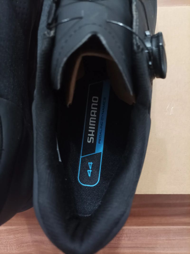 Shimano ET7 velikost 44, cena včetně dopravy 