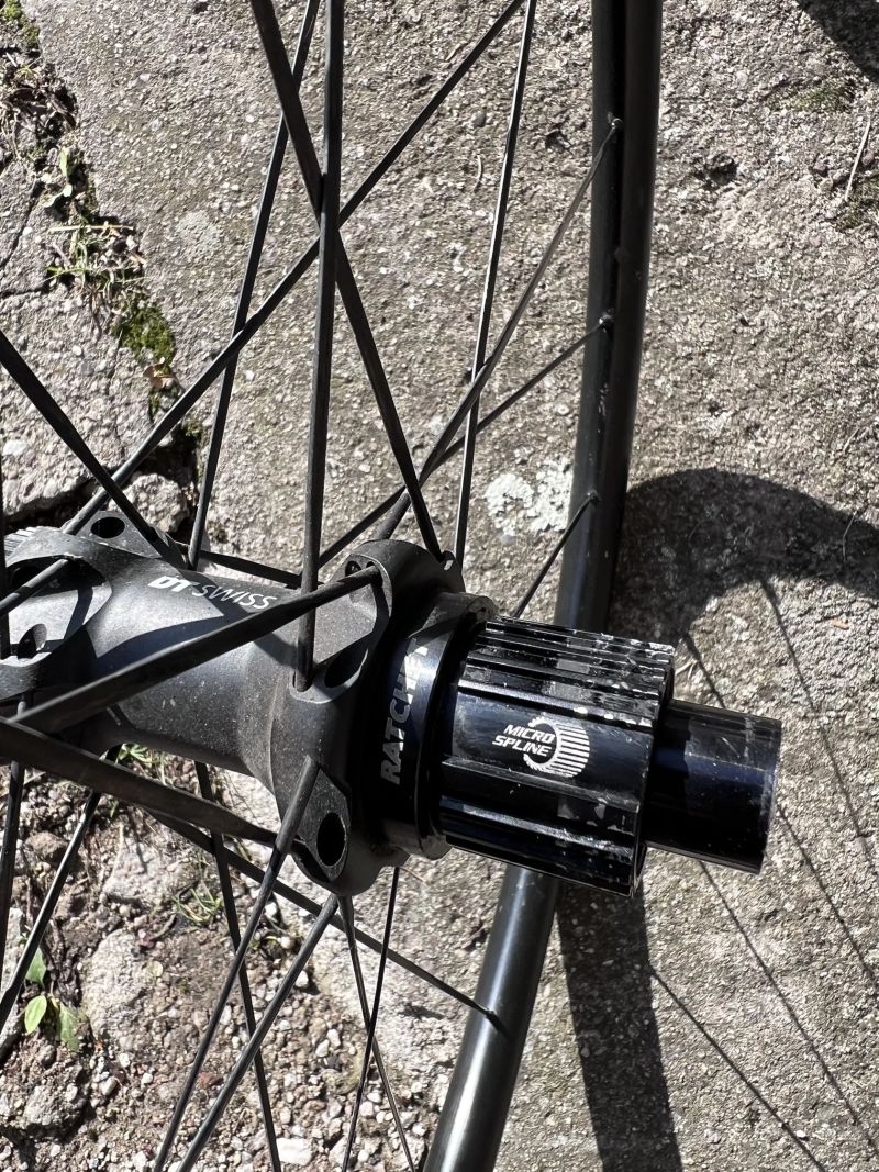 Prodám kola DT swiss ER 1600(ai offset) a 2x ořech