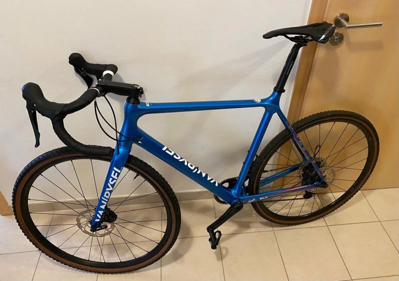 Van Rysel RCX (1. generace) – L, Shimano GRX 1×11, karbon, tubeless, 9,3 kg