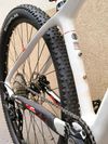Focus RAVEN 29R 5.0 29" vel. S, carbon, 11,2 kg TOP STAV
