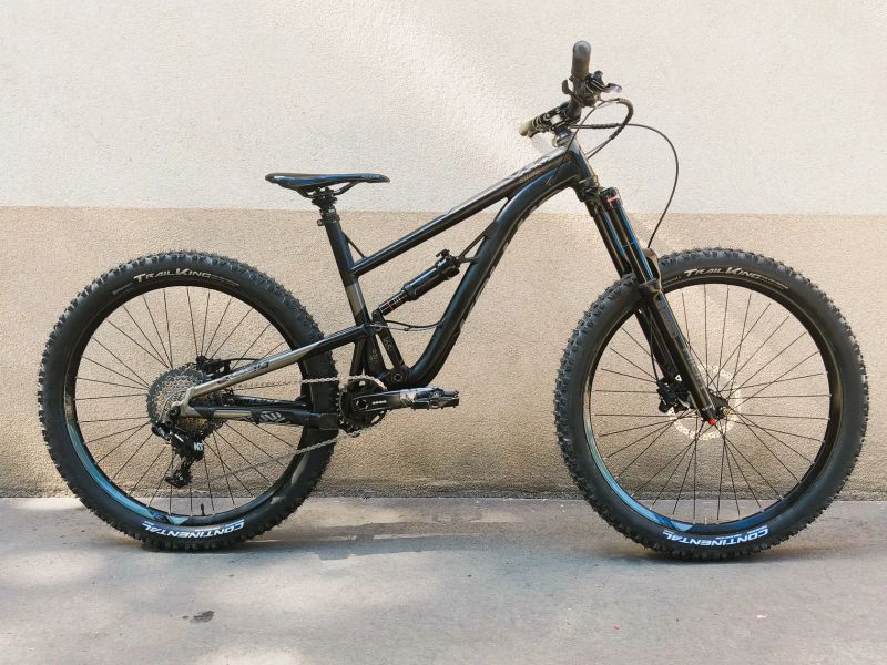 Kellys Swag 10, vel. M, zdvihy 170/165 mm, 27,5", 2021