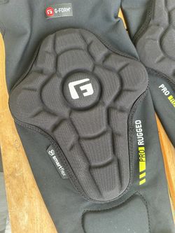 G-form pro rugged knee 2