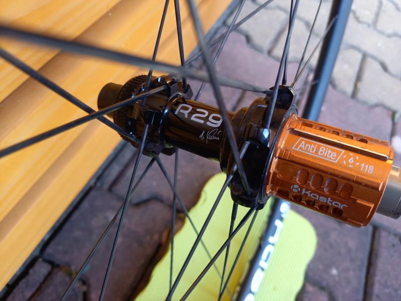 Zapletená Kola KASTAR R29 Disk - ZÁNOVNÍ
