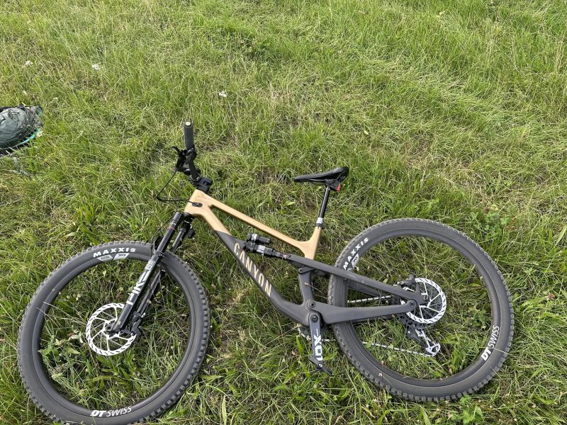 Canyon Spectral 125 CF LTD Flight Attendant najeto pouze 150km, pův cena 187tis Kč