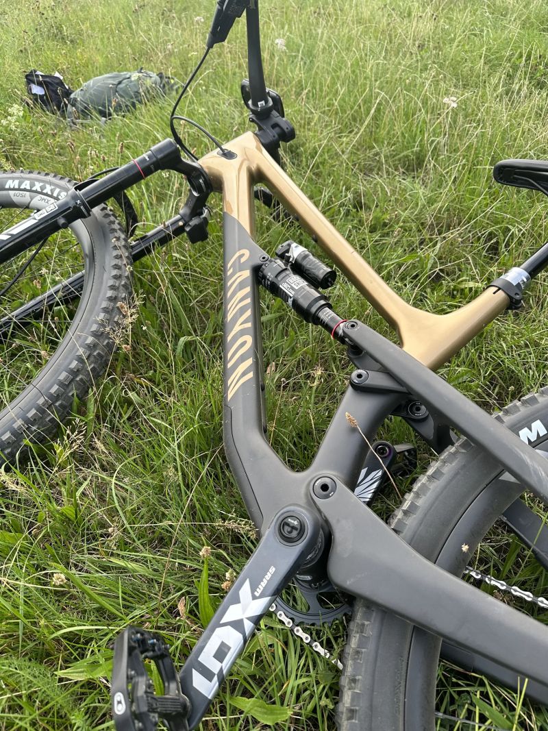 Canyon Spectral 125 CF LTD Flight Attendant najeto pouze 150km, pův cena 187tis Kč