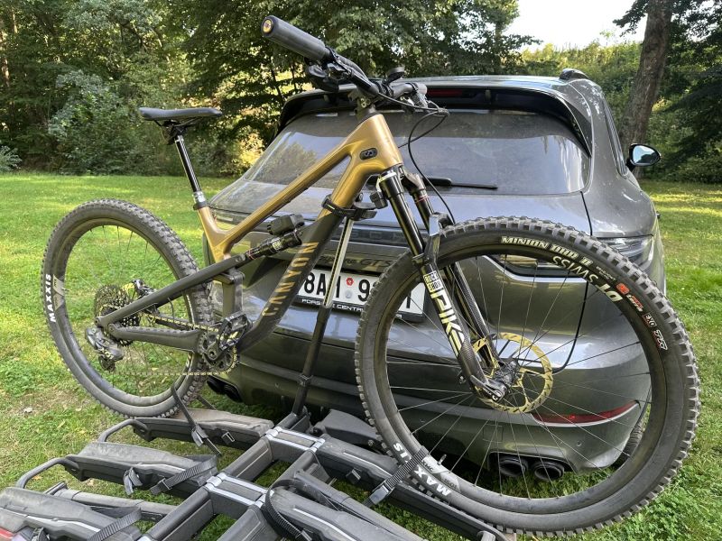 Canyon Spectral 125 CF LTD Flight Attendant najeto pouze 150km, pův cena 187tis Kč