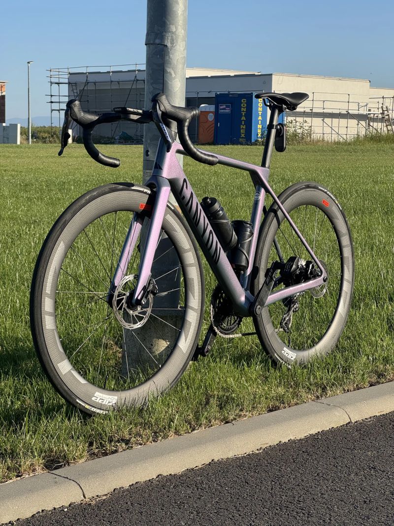 Canyon Ultimate CF SLX 8 AXS nové SRAM Force + < 500 km
