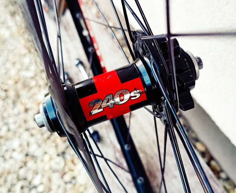 DT SWISS XR 430 Nába DT SWISS 240S'