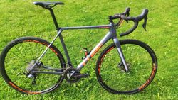 karbonové cyklokrosové/gravelové kolo Cube CrossRace 56 