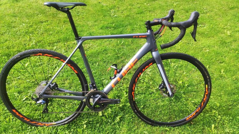 karbonové cyklokrosové/gravelové kolo Cube CrossRace 56 
