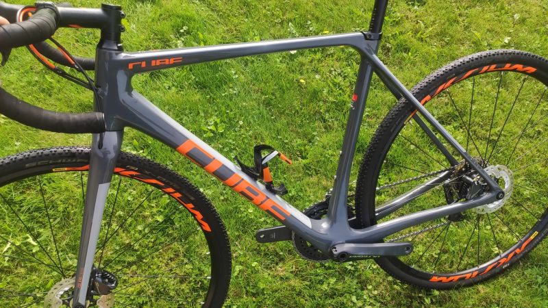 karbonové cyklokrosové/gravelové kolo Cube CrossRace 56 