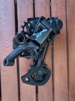 Přehazovačka Shimano XT RD-M8100 SGS
