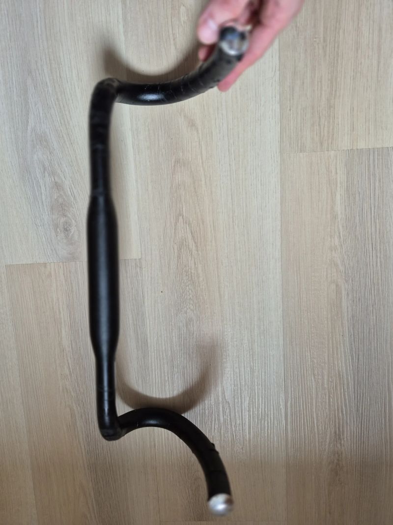 FSA hliníková silniční řídítka 42 cm