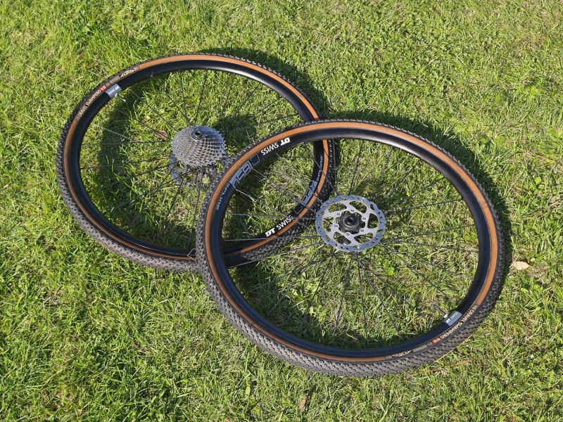 Zapletená gravel kola DT Swiss C 1850 Spline db + Tufo Swampero 40mm