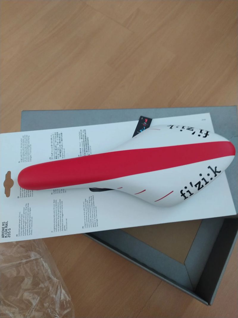 Prodám sedlo Fizik Arione R5