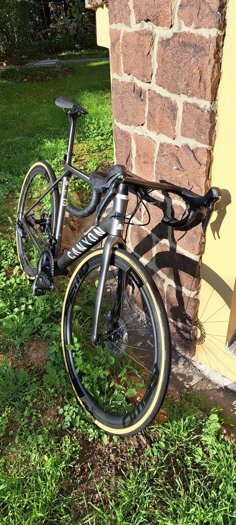 Canyon Ultimate CF SL Disc 8.0