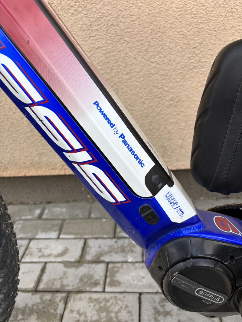 Nadstandardně vybavené Crussis E-Largo 9.5