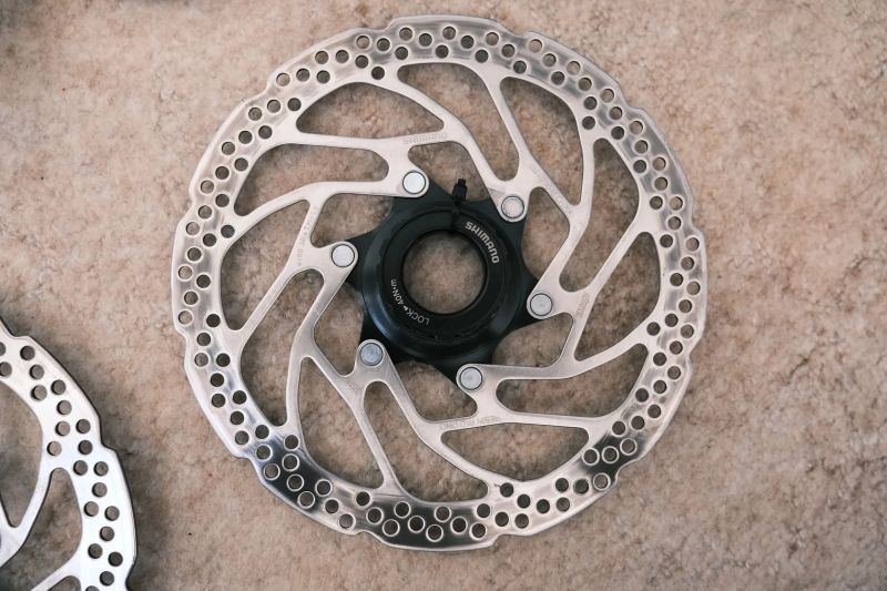Brzdy Shimano MT420 / BL-M4100 - kompletní sada + kotouče