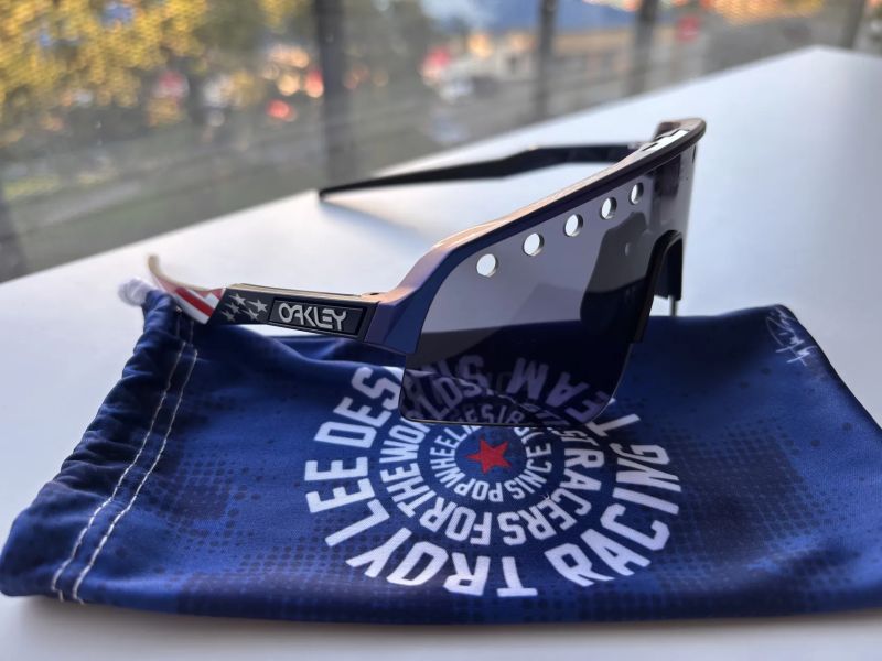 Oakley Sutro Lite Sweep Nové