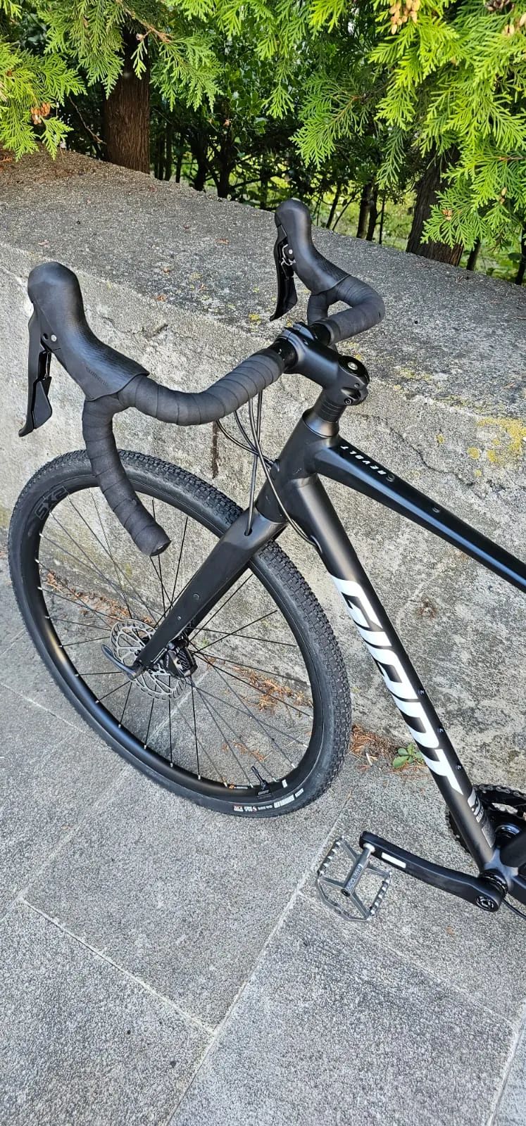Giant Revolt O Gravel Bike M