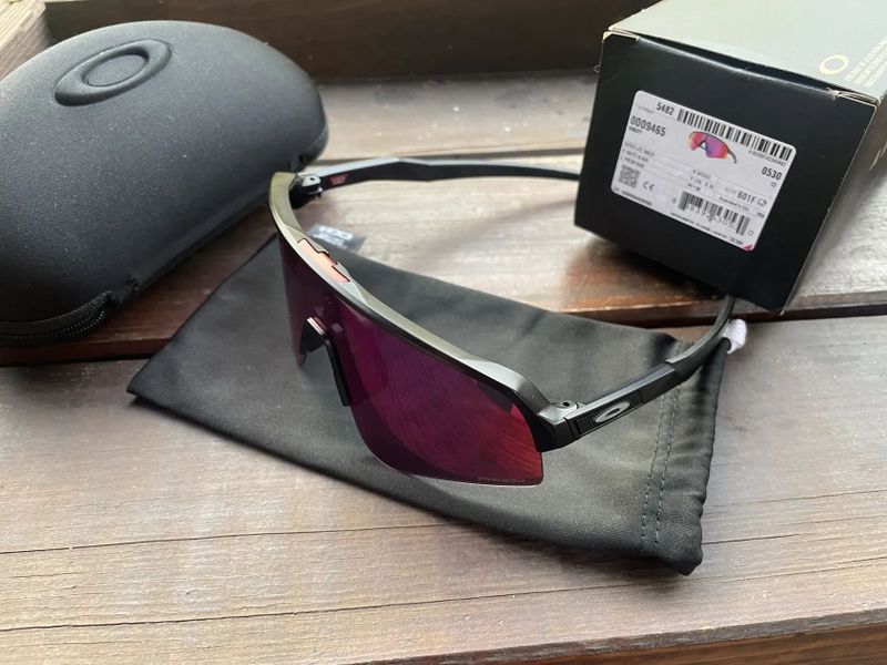 Oakley Encoder a Sutro Lite Sweep