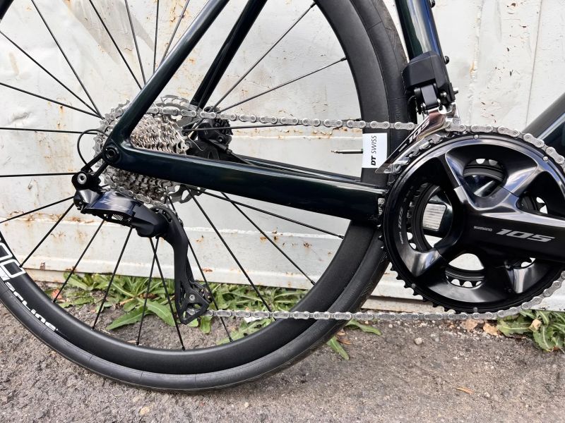 Scott Addict RC 2020 – karbon – vel. XL – Shimano 105 Di2 2×12 (elektrické řazení), DT Swiss P1800