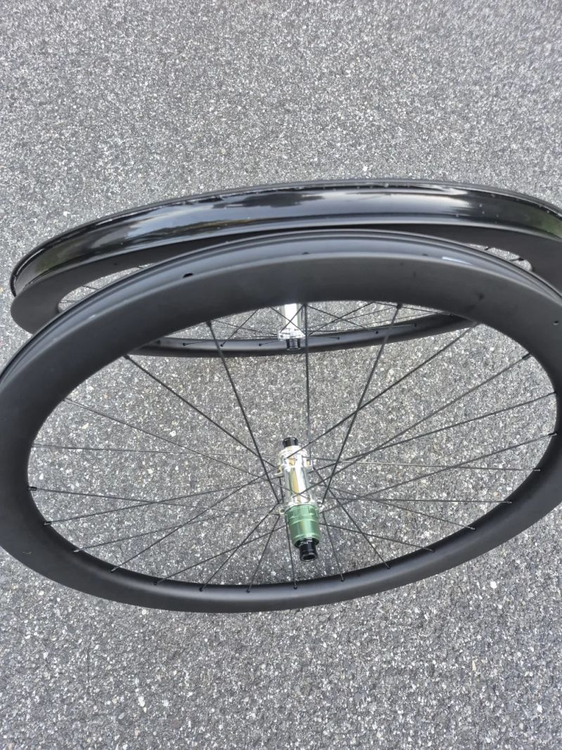 Prodám zapletená kola OQS Carbon 45