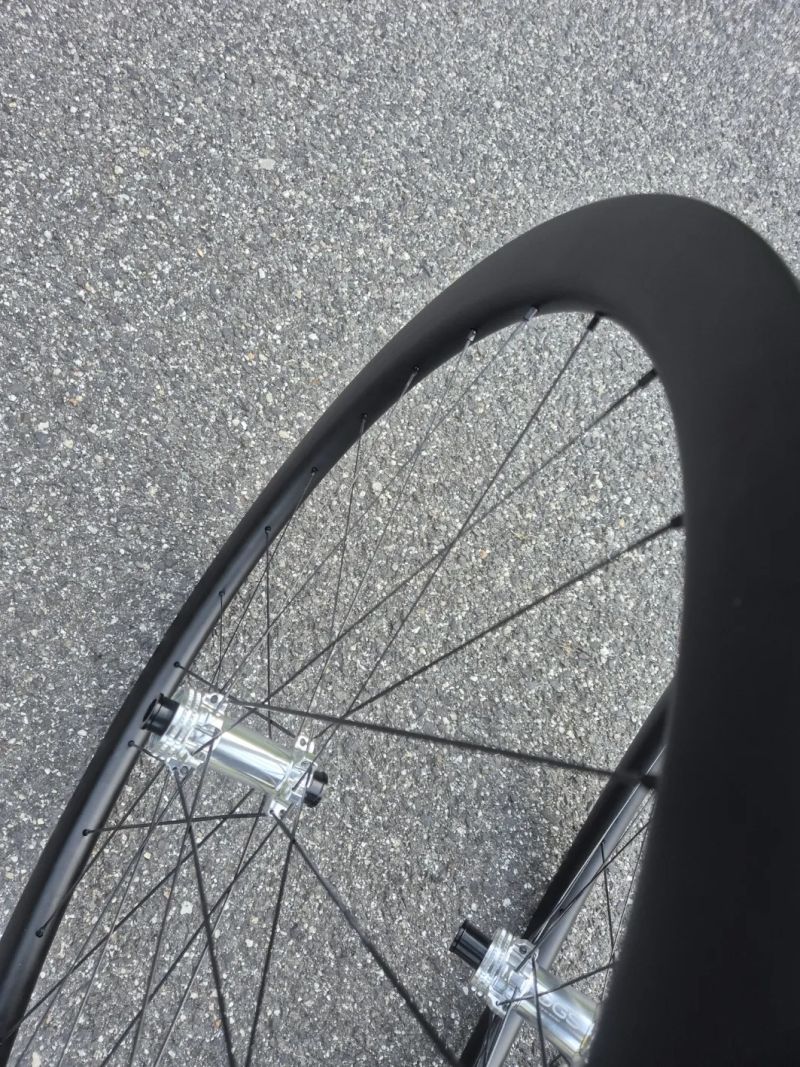 Prodám zapletená kola OQS Carbon 45
