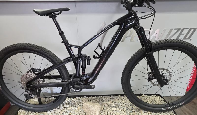 karbonové elektrokolo Trek Fuel EXe 9.8 GX AXS 2023