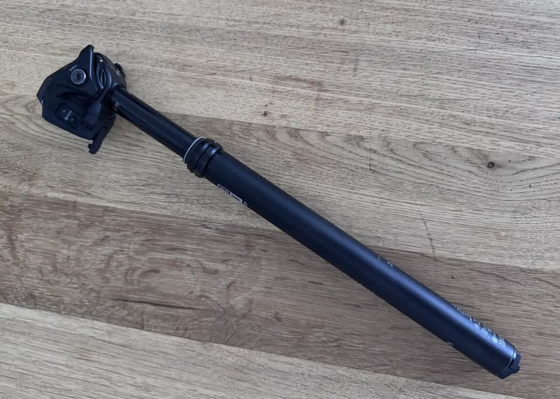 Sedlovka RS AXS XPLR 27.2 (drop 70mm)
