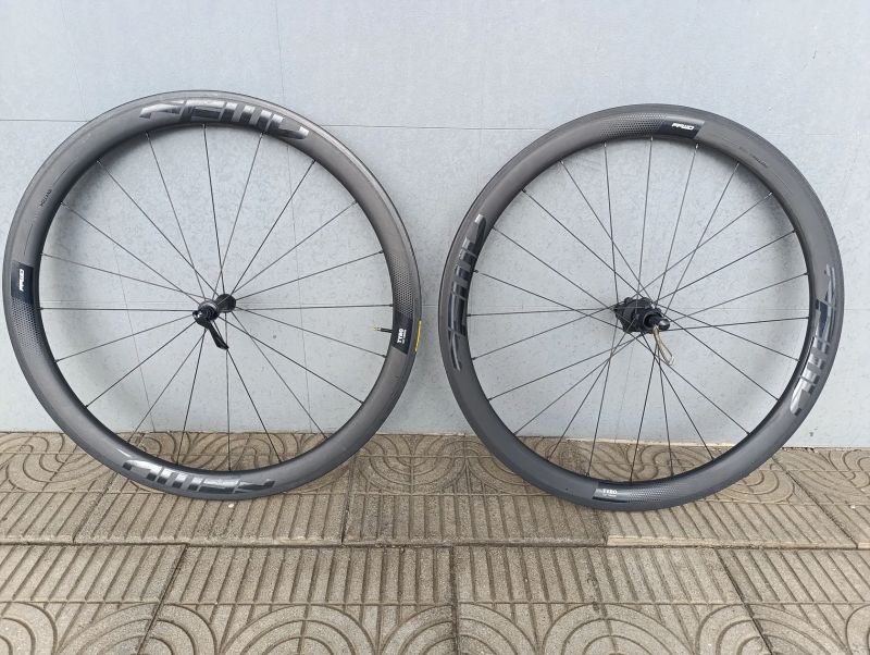 FFWD TYRO plášťové karbonová zapletená kola-najeto 200km
