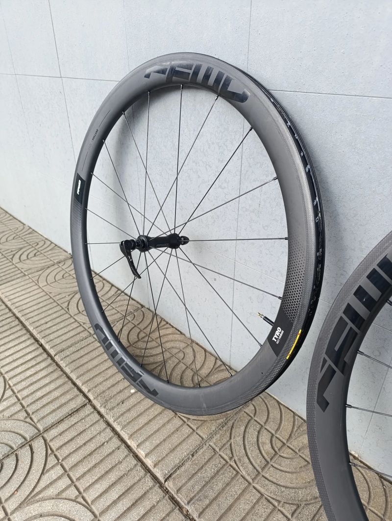 FFWD TYRO plášťové karbonová zapletená kola-najeto 200km