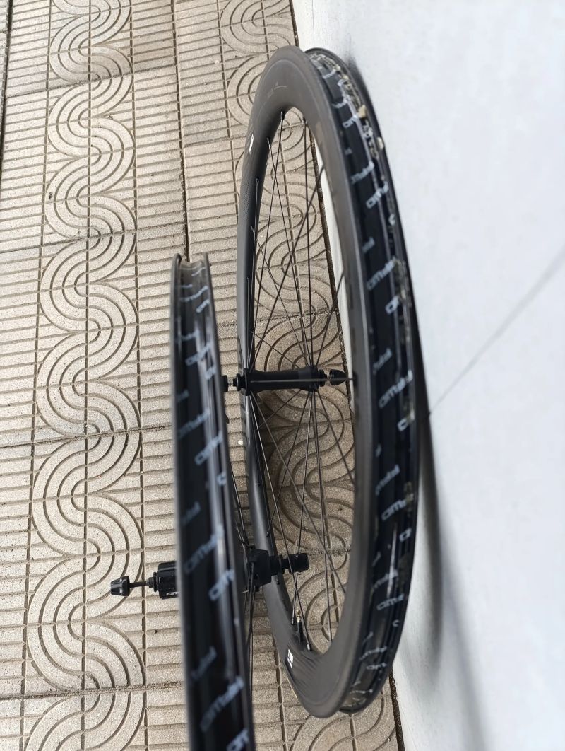 FFWD TYRO plášťové karbonová zapletená kola-najeto 200km