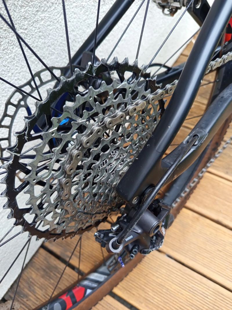 Závodní karbonové XC kolo – velikost XS (13,5“), 27,5“